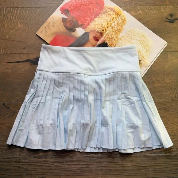 New Fabletics Hot Shot Pleated Skirt/Built-In Shorts Ultra Mini Iced Out Size S - Picture 4 of 13